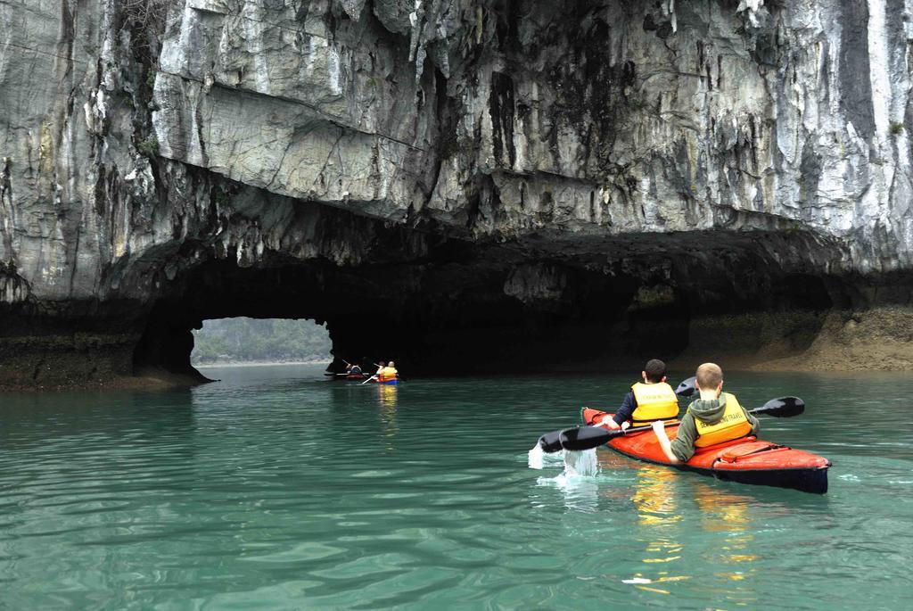 Alisa Cruise Halong Hotell Ha Long Exteriör bild